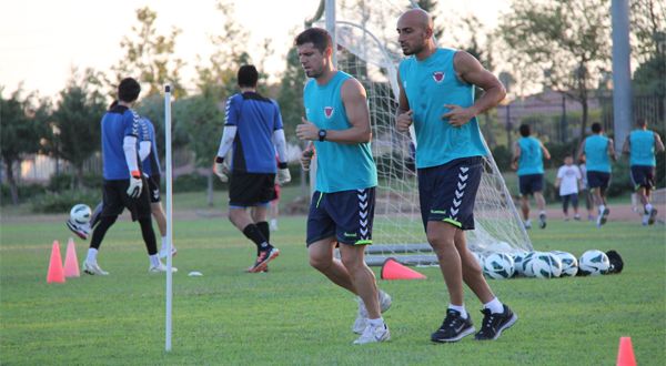 Mersin'de Fenerbahe hazrlklar sryor